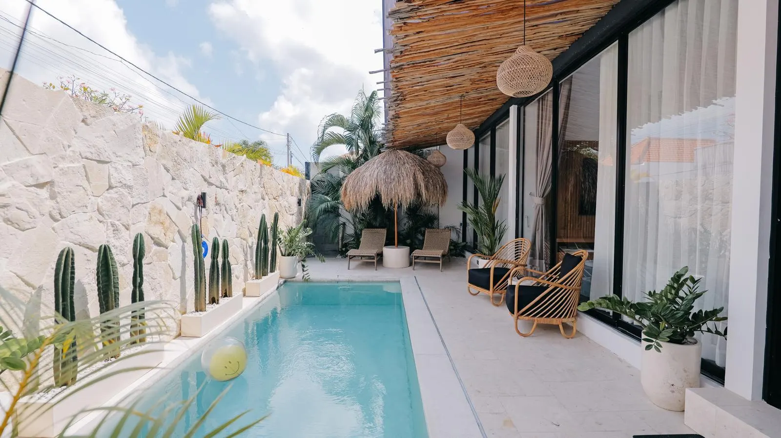 Modern 3 Bedroom between Canggu and Umalas - AL003