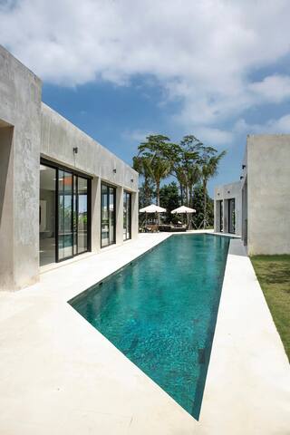 Luxury Design 3BR Villa Bardot - AP019