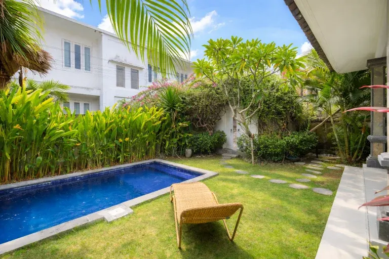 Walkable 3-Bedroom Residence Near Canggu's Best Cafés - IK006
