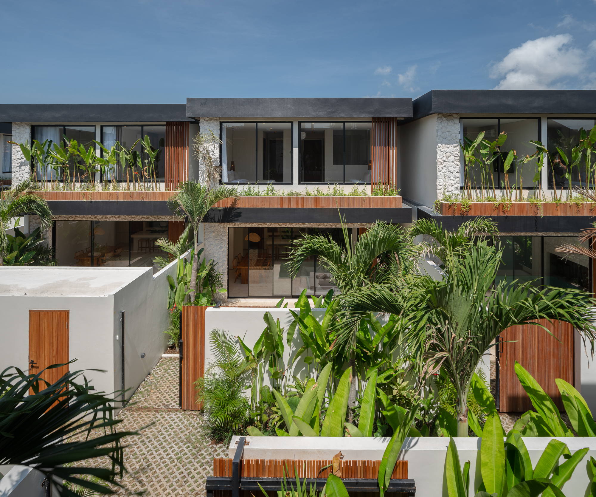 Exclusive 1 & 2 Bedroom Tropical Villas | Premium Bali Investment - LU001