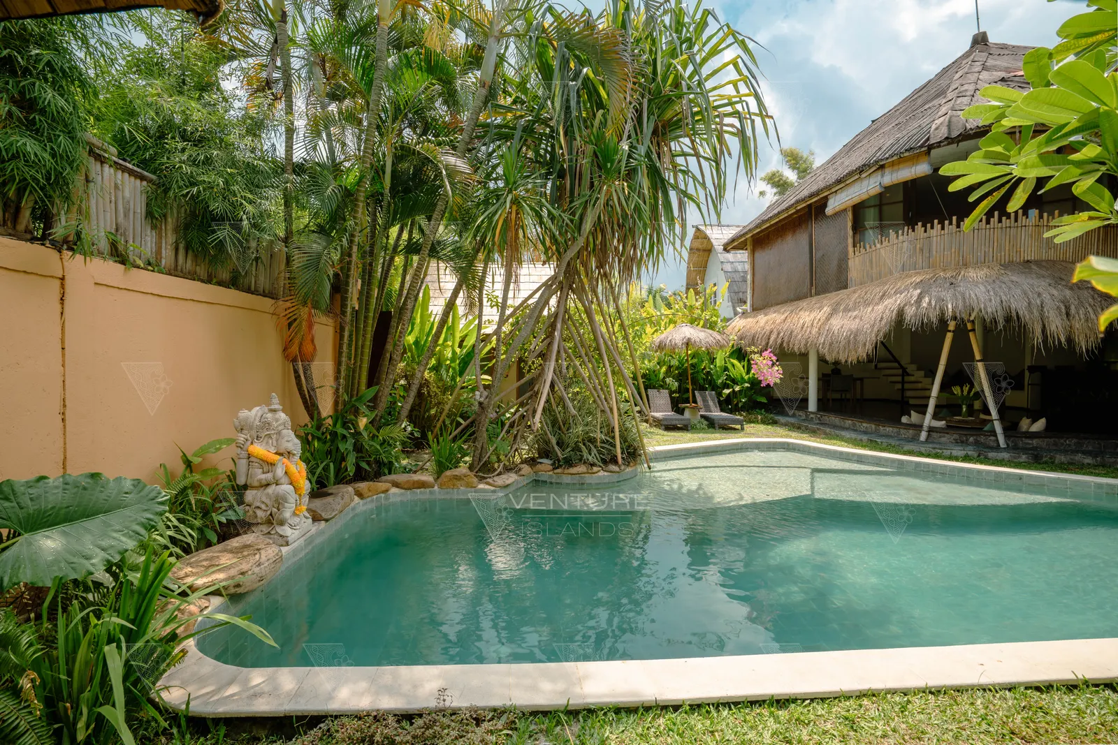 AIR ISLAND VILLA IN UMALAS - MA001
