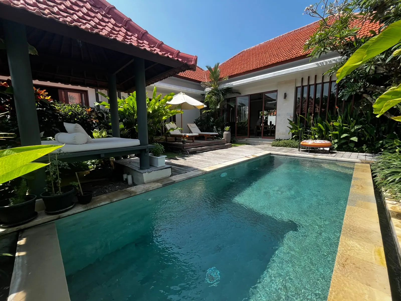3 Bedroom Villa with Private Pool and Garden for Yearly Rental in Berawa - MB001