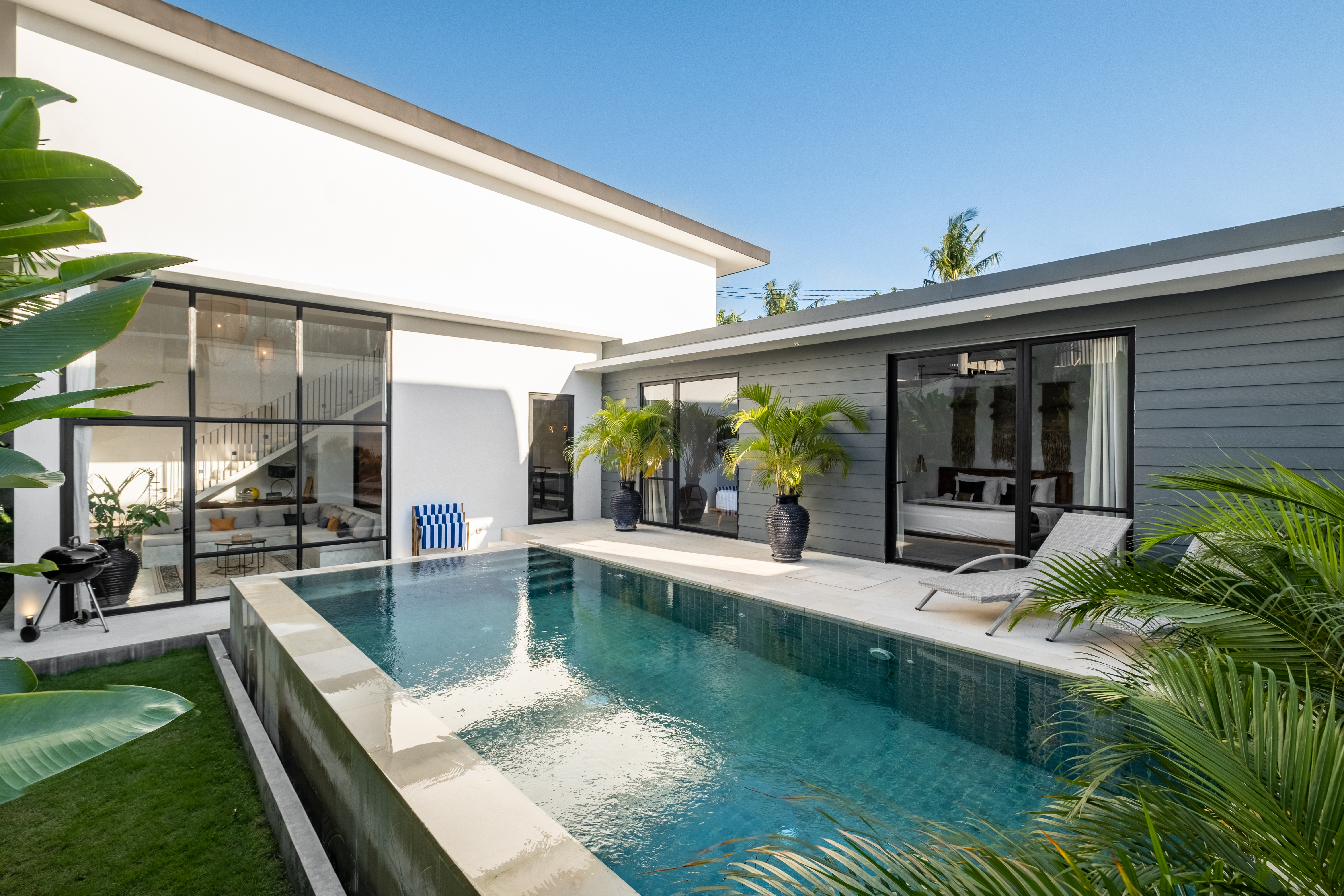 Luxury 3 Bedroom Villa with Garden in Prime Pererenan
