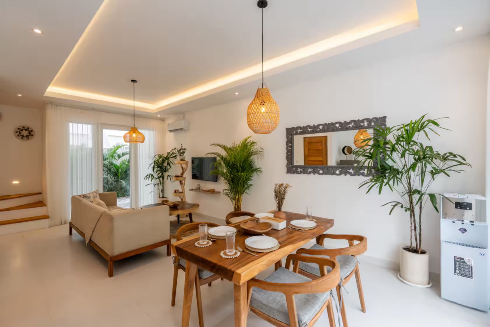 Modern 2-Bedroom Sleek Natural Villa in Padonan, Canggu