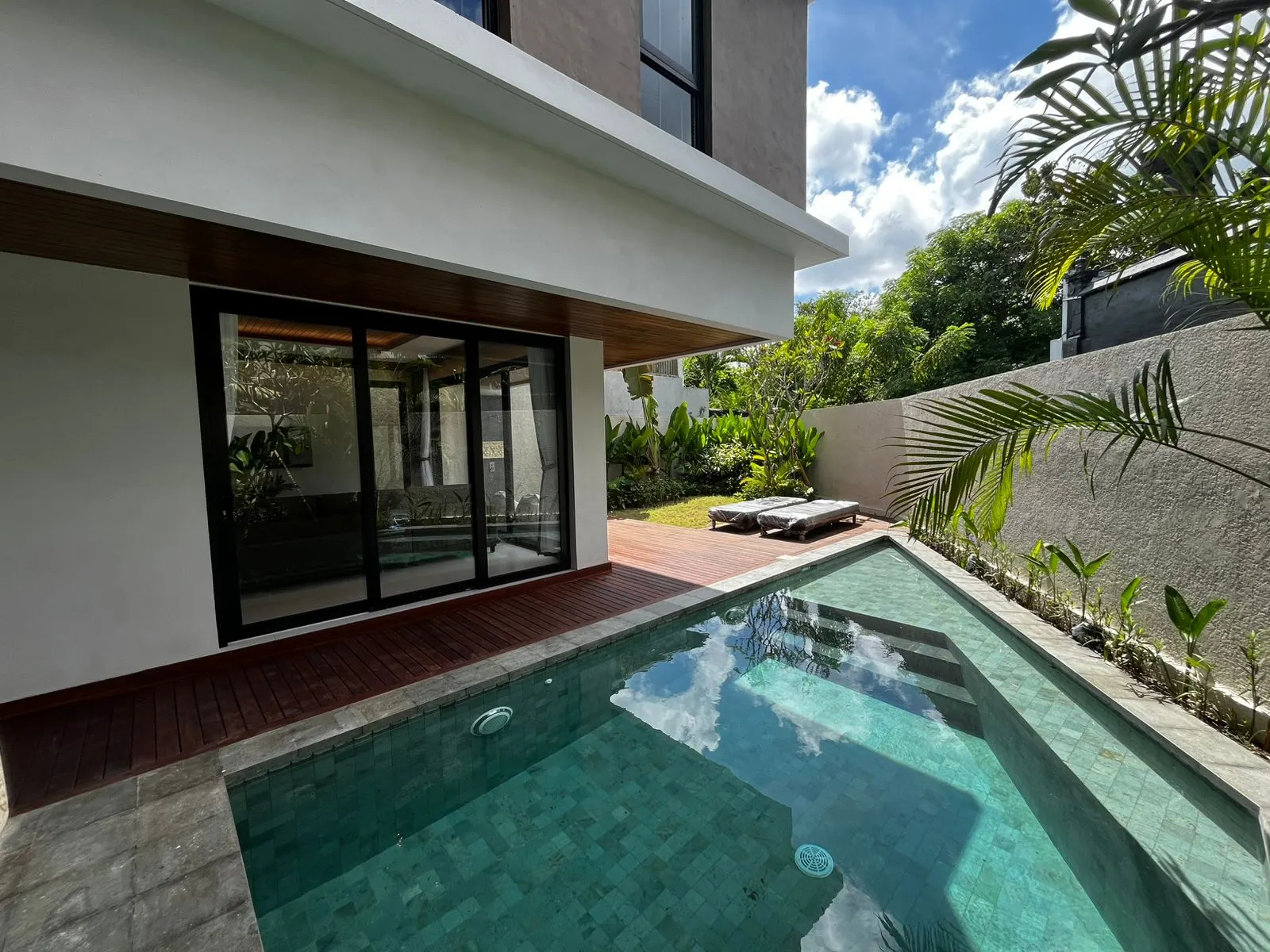Prime 4 Bedroom Freehold Villa for Sale Leasehold in Batu Bolong, Canggu