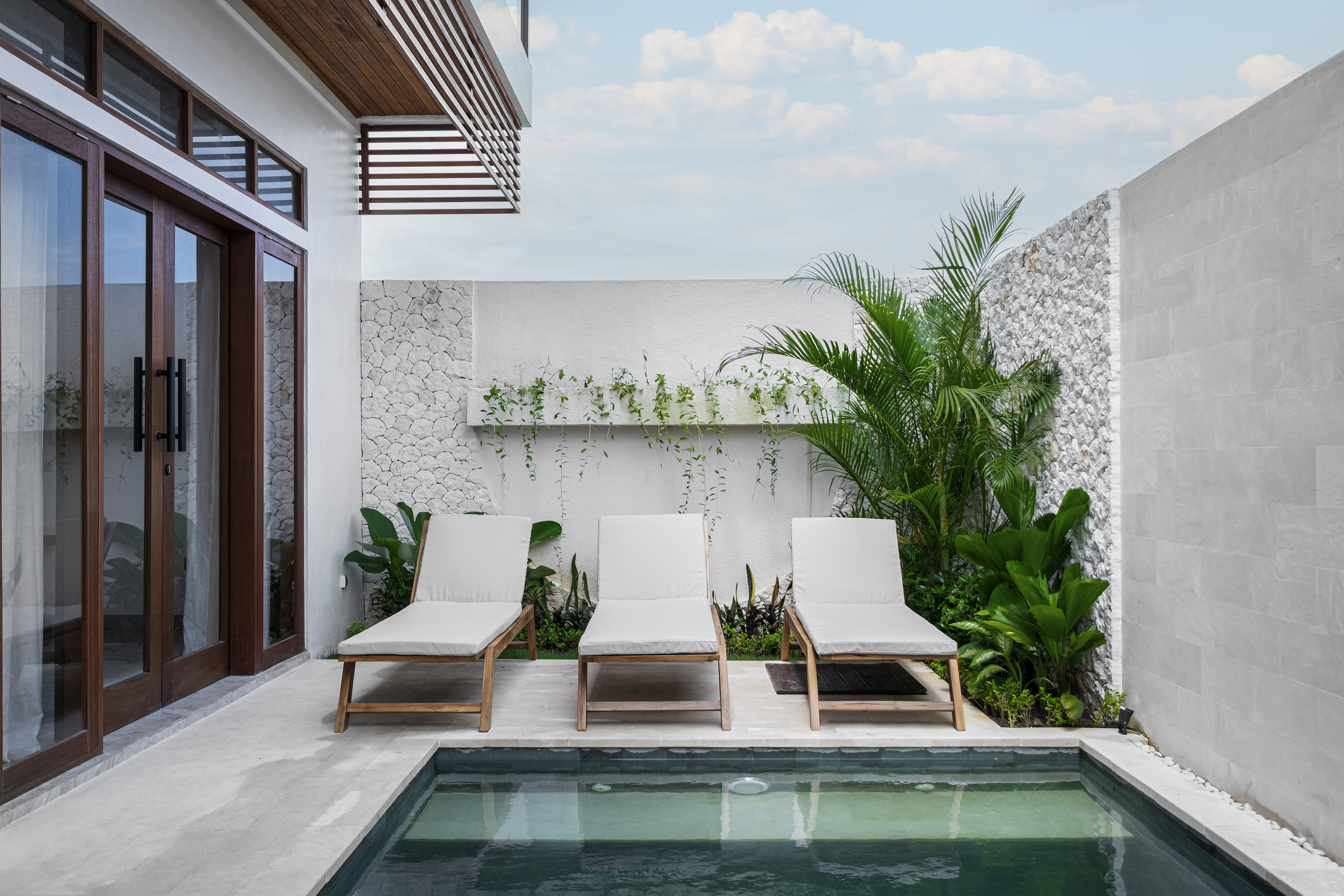 Stunning 3BR Villa with Unobstructed Rice Field & Ocean Views in Pererenan - YY2